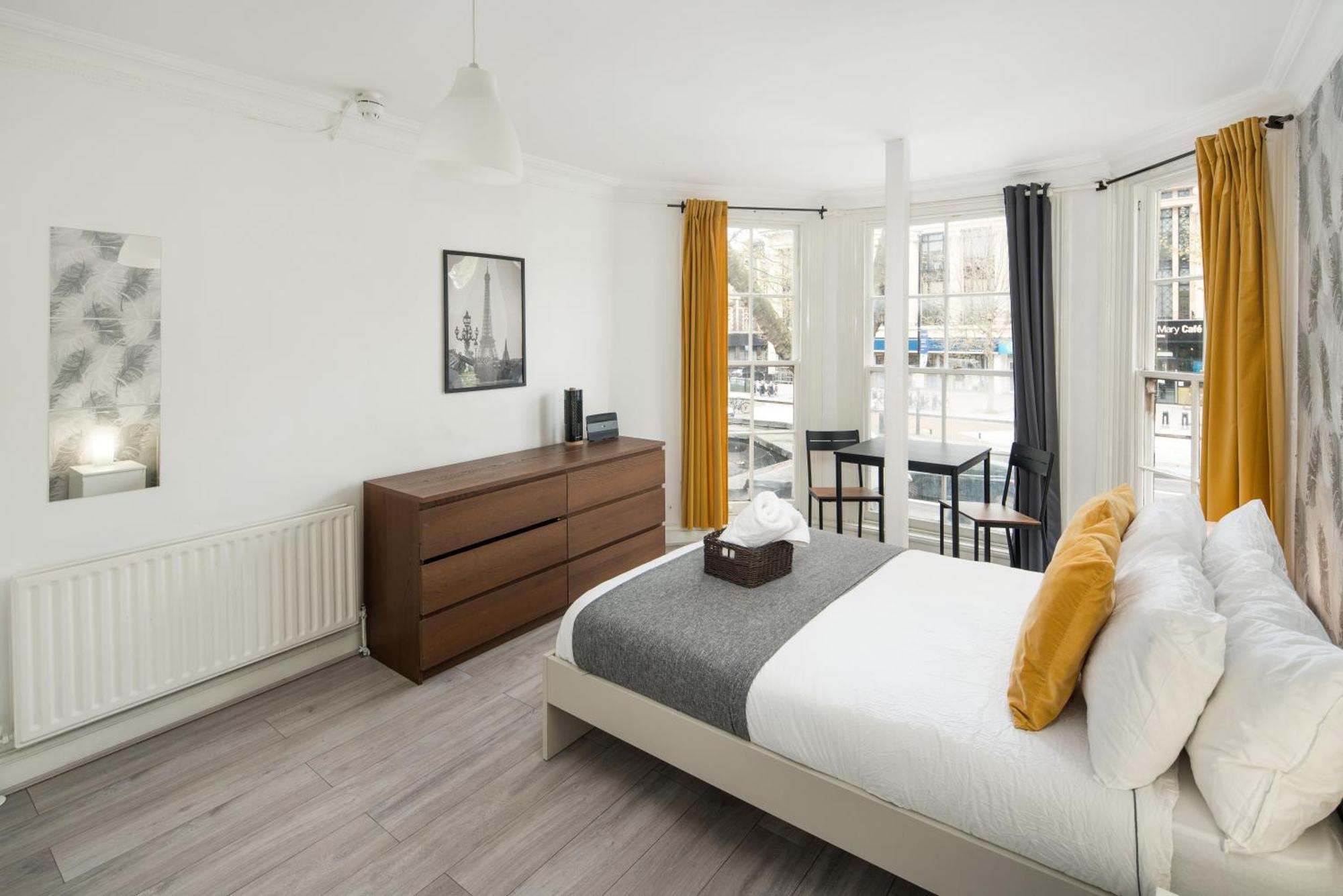 לונדון Private Double Room Shared Bathroom Near City Centre מראה חיצוני תמונה