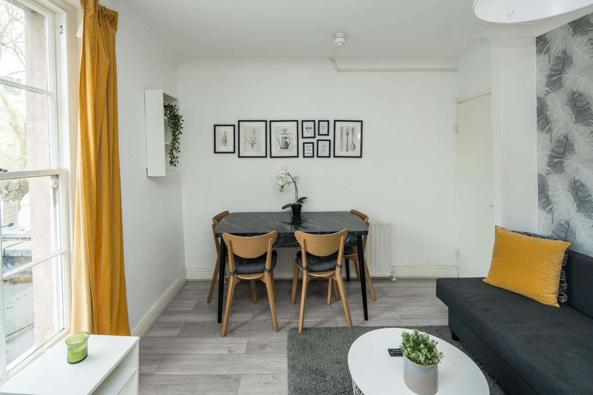 לונדון Private Double Room Shared Bathroom Near City Centre מראה חיצוני תמונה