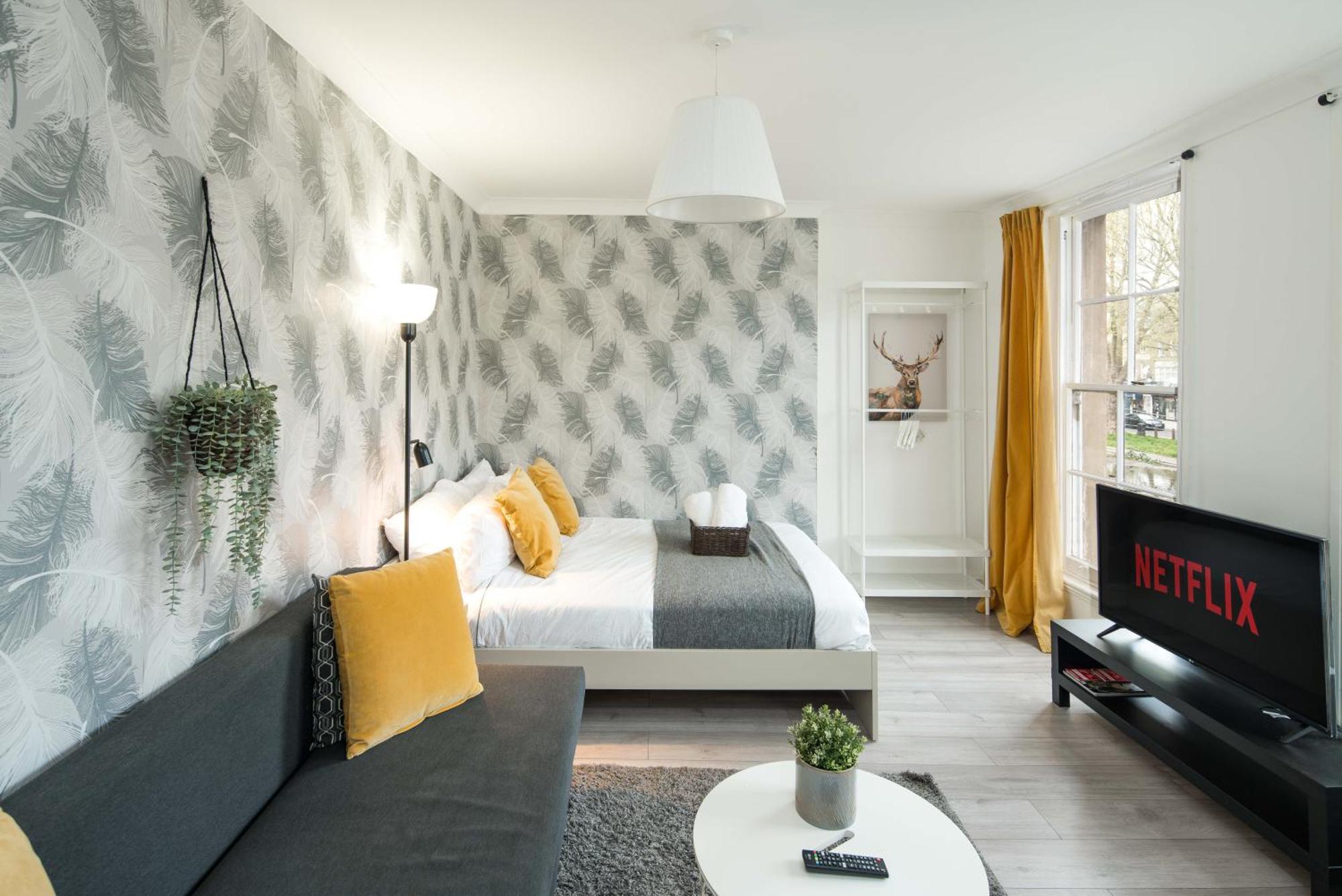 לונדון Private Double Room Shared Bathroom Near City Centre מראה חיצוני תמונה